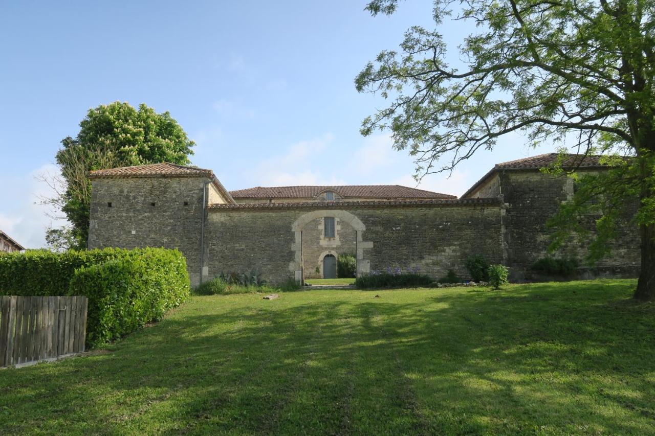Canel Thézac Exterior photo